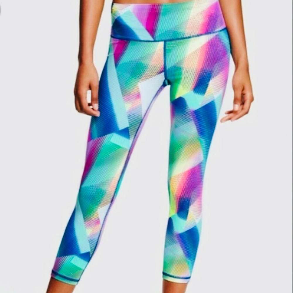 VICTORIA’S SECRET KNOCKOUT CROP LEGGINGS